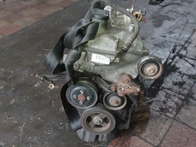 bontott TOYOTA YARIS Motor (Fűzött blokk hengerfejjel)