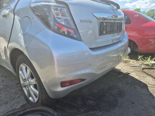 bontott TOYOTA YARIS Motor (Fűzött blokk hengerfejjel)