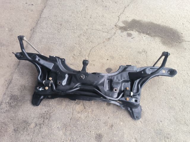 bontott TOYOTA YARIS Első Bölcső