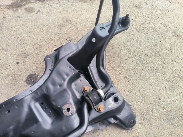 bontott TOYOTA YARIS Első Bölcső