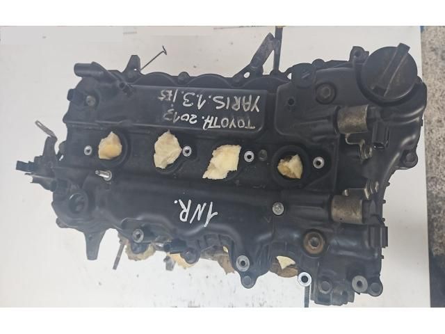 bontott TOYOTA YARIS Motor (Fűzött blokk hengerfejjel)