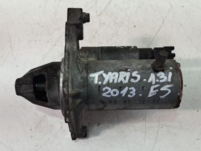 bontott TOYOTA YARIS Önindító