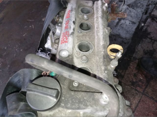 bontott TOYOTA YARIS Szelepfedél