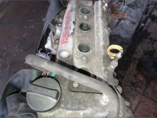 bontott TOYOTA YARIS Szelepfedél