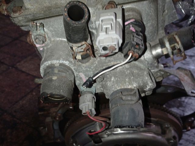 bontott TOYOTA YARIS Termosztátház