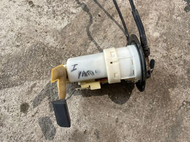 bontott TOYOTA YARIS Üzemanyag Szivattyú