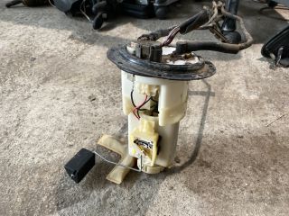 bontott TOYOTA YARIS Üzemanyag Szivattyú