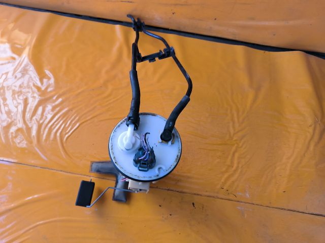 bontott TOYOTA YARIS Üzemanyag Szivattyú