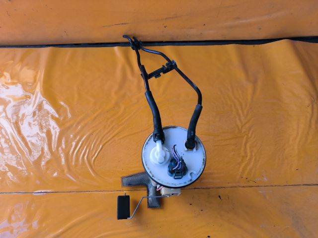 bontott TOYOTA YARIS Üzemanyag Szivattyú