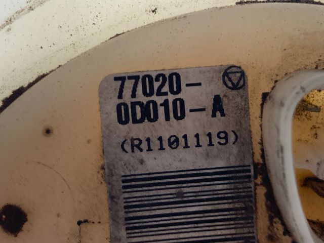 bontott TOYOTA YARIS Üzemanyag Szivattyú