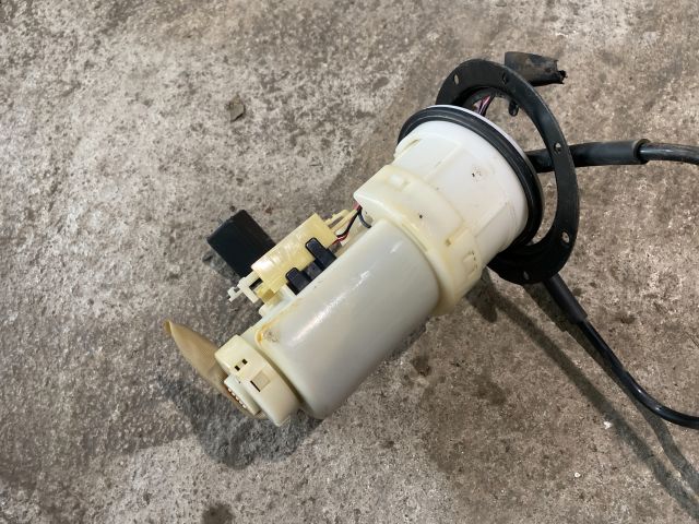 bontott TOYOTA YARIS Üzemanyag Szivattyú