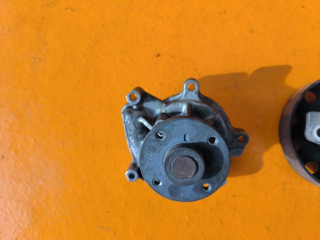 bontott TOYOTA YARIS Vízpumpa