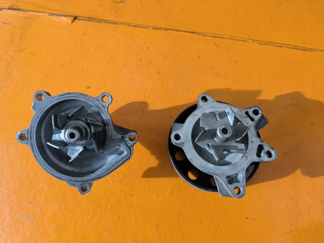 bontott TOYOTA YARIS Vízpumpa