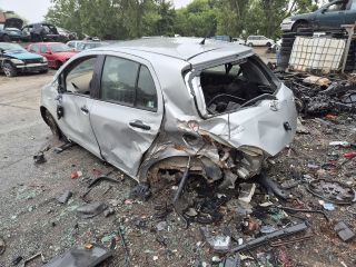 bontott TOYOTA YARIS Bal első Gólyaláb (Lengécsillapító, Rugó)
