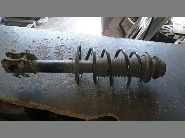 bontott TOYOTA YARIS Bal első Gólyaláb (Lengécsillapító, Rugó)