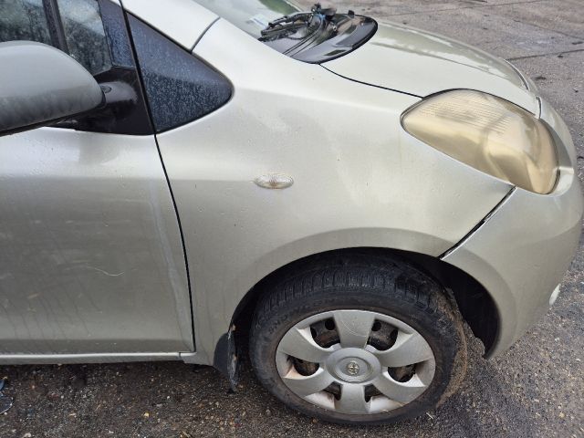 bontott TOYOTA YARIS Bal első Gólyaláb (Lengécsillapító, Rugó)