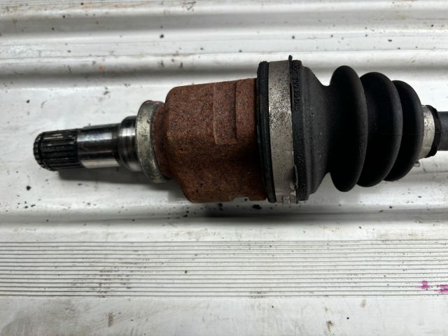 bontott TOYOTA YARIS Bal Féltengely