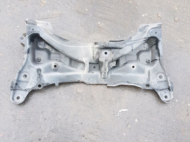 bontott TOYOTA YARIS Első Bölcső