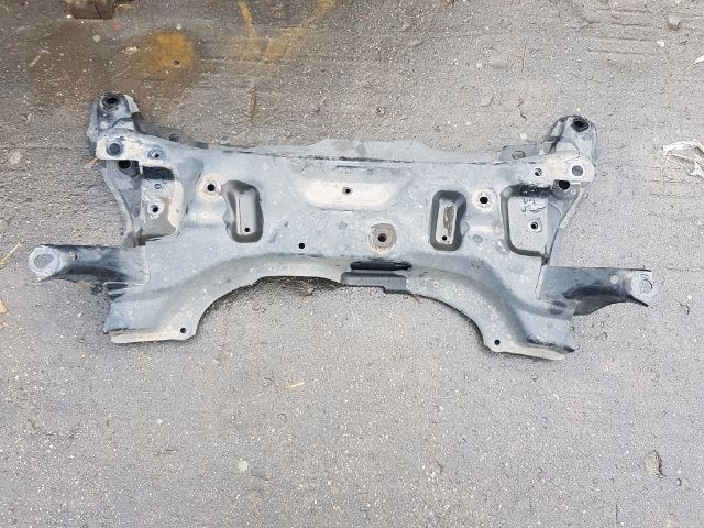 bontott TOYOTA YARIS Első Bölcső