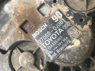 bontott TOYOTA YARIS Generátor