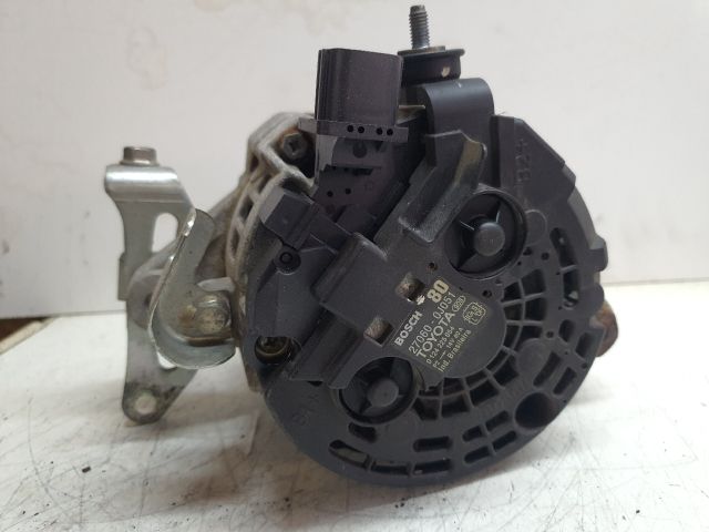 bontott TOYOTA YARIS Generátor