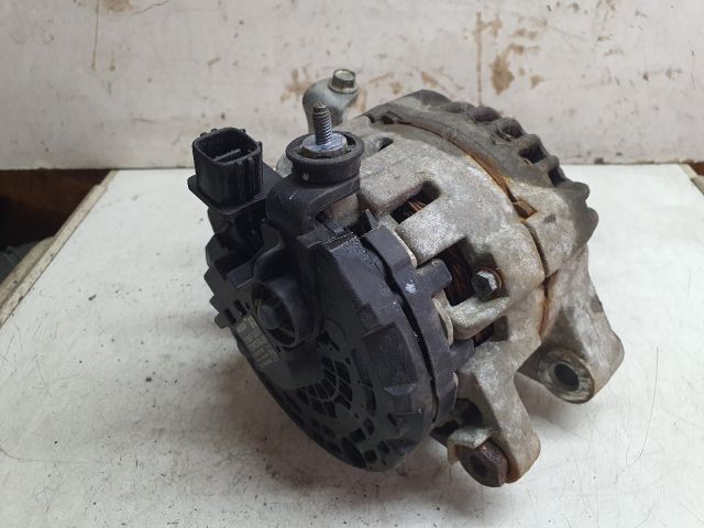 bontott TOYOTA YARIS Generátor