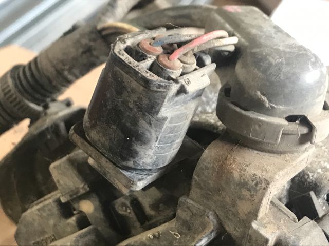 bontott TOYOTA YARIS Generátor