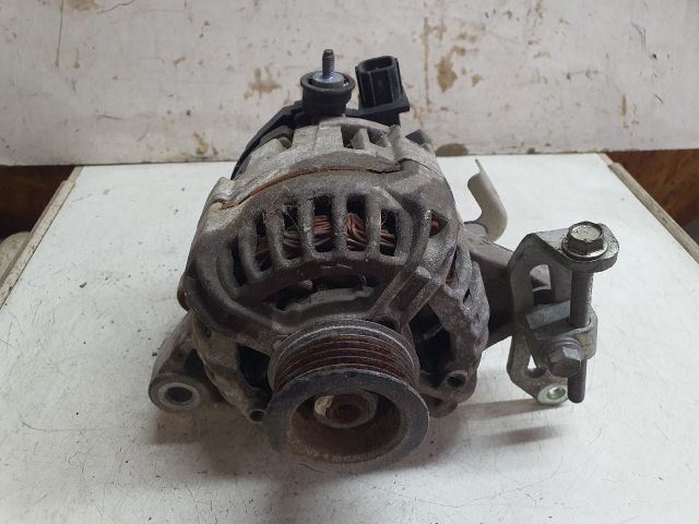 bontott TOYOTA YARIS Generátor