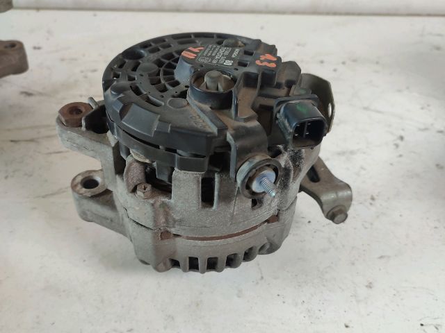 bontott TOYOTA YARIS Generátor