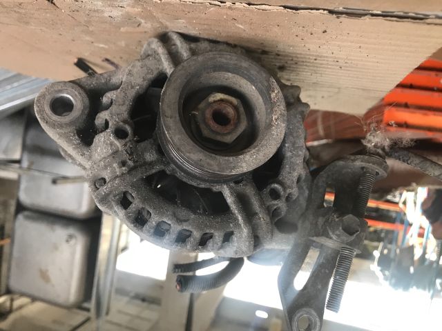 bontott TOYOTA YARIS Generátor