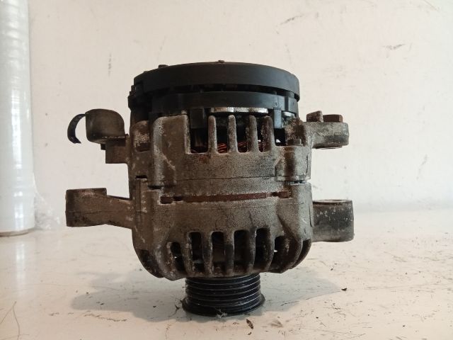 bontott TOYOTA YARIS Generátor