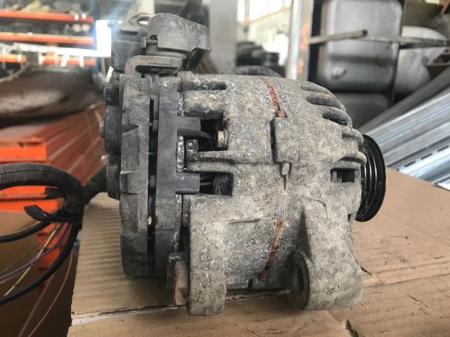 bontott TOYOTA YARIS Generátor