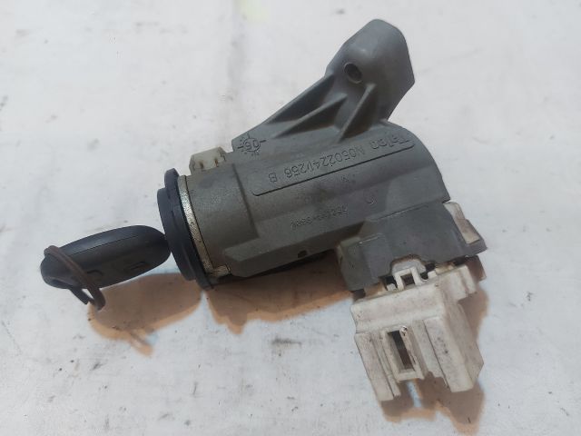 bontott TOYOTA YARIS Gyújtáskapcsoló Házzal