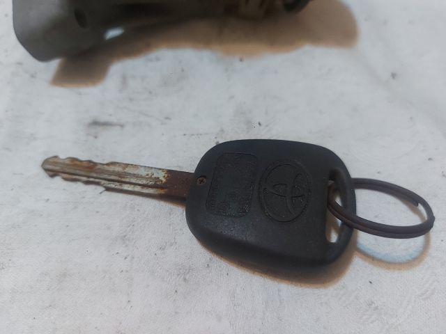 bontott TOYOTA YARIS Gyújtáskapcsoló Házzal