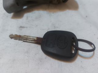 bontott TOYOTA YARIS Gyújtáskapcsoló Házzal