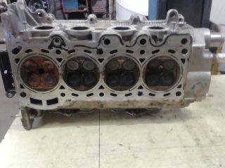 bontott TOYOTA YARIS Hengerfej