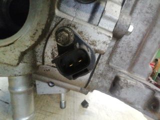 bontott TOYOTA YARIS Hengerfej