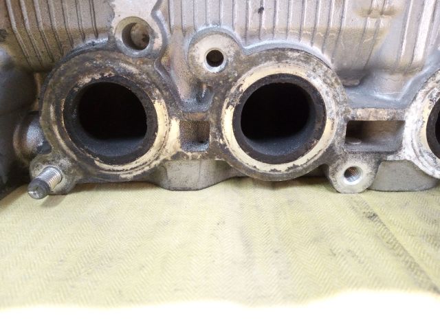 bontott TOYOTA YARIS Hengerfej