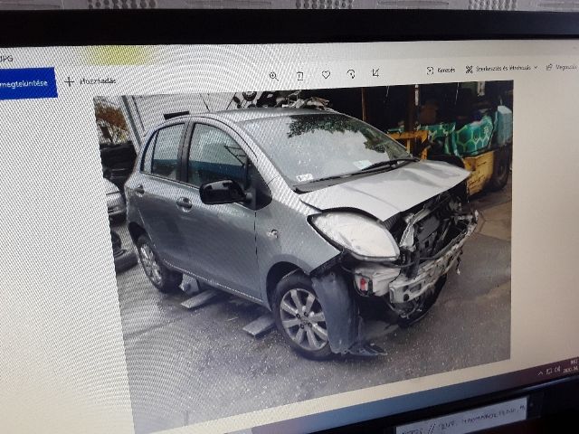 bontott TOYOTA YARIS Jobb első Féknyereg Munkahengerrel