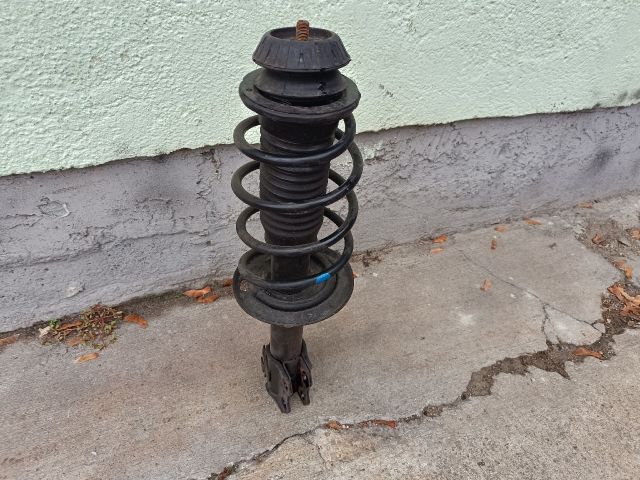 bontott TOYOTA YARIS Jobb első Gólyaláb (Lengécsillapító, Rugó)