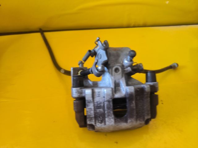 bontott TOYOTA YARIS Jobb hátsó Féknyereg Munkahengerrel