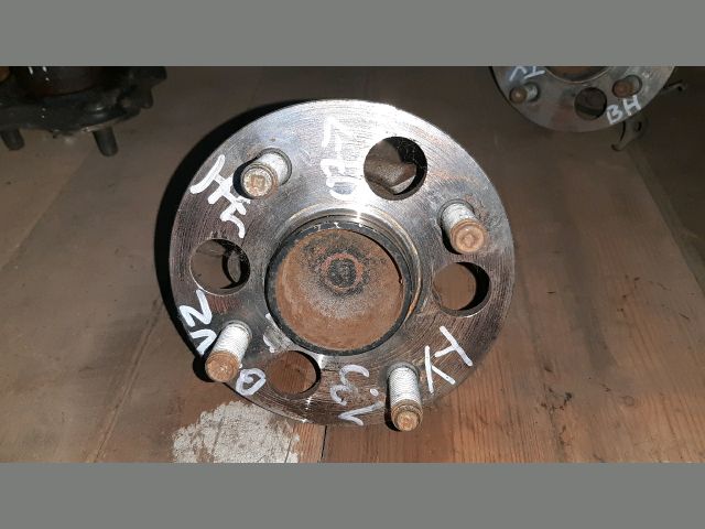 bontott TOYOTA YARIS Jobb hátsó Kerékagy