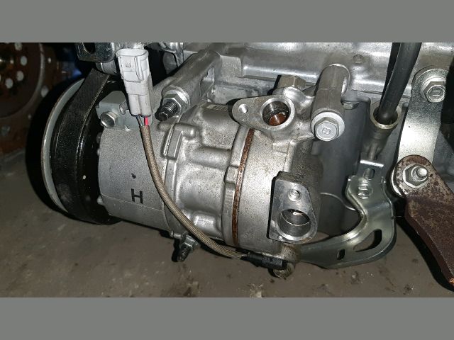 bontott TOYOTA YARIS Klímakompresszor