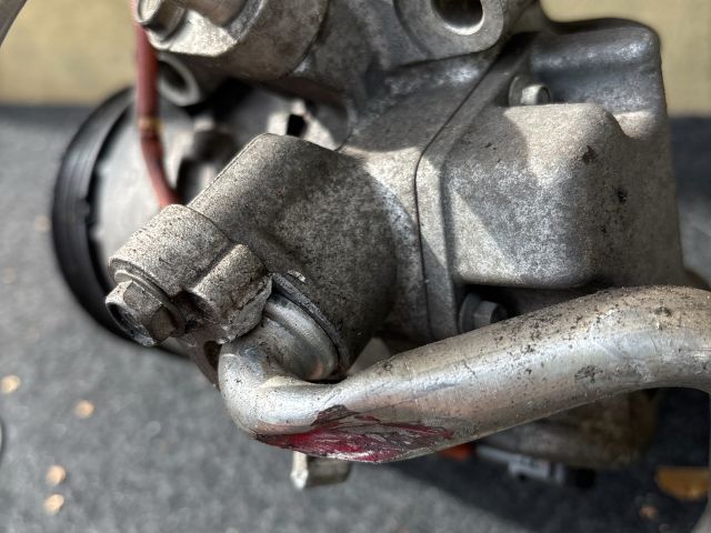 bontott TOYOTA YARIS Klímakompresszor