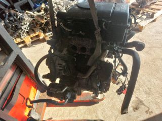 bontott TOYOTA YARIS Komplett Motor (Segédberendezésekkel)