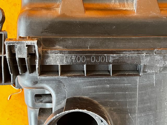 bontott TOYOTA YARIS Légszűrő Ház