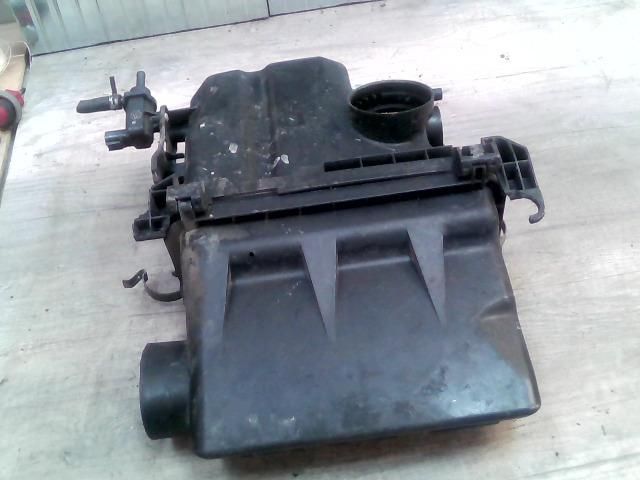 bontott TOYOTA YARIS Légszűrő Ház