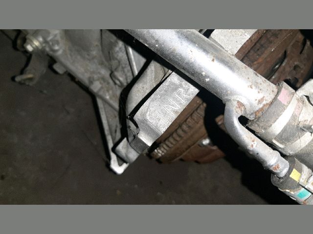 bontott TOYOTA YARIS Motor (Fűzött blokk hengerfejjel)