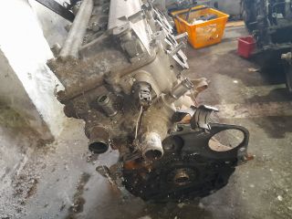 bontott TOYOTA YARIS Motor (Fűzött blokk hengerfejjel)