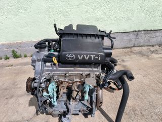 bontott TOYOTA YARIS Motor (Fűzött blokk hengerfejjel)